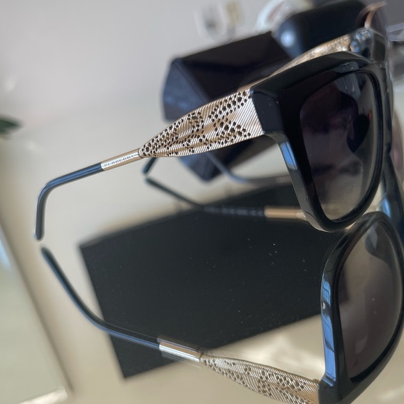 Burberry Dark Havana Sunglasses - Picture 6 of 6